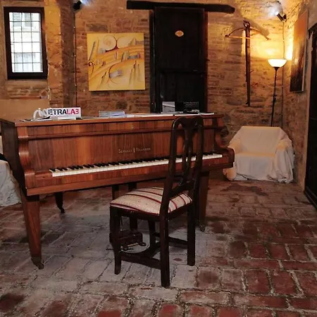 2 Bedrooms At * Gubbio